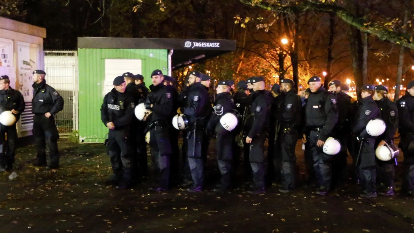 Напрежение в Германия след фалшивата бомбена запаха в Хановер