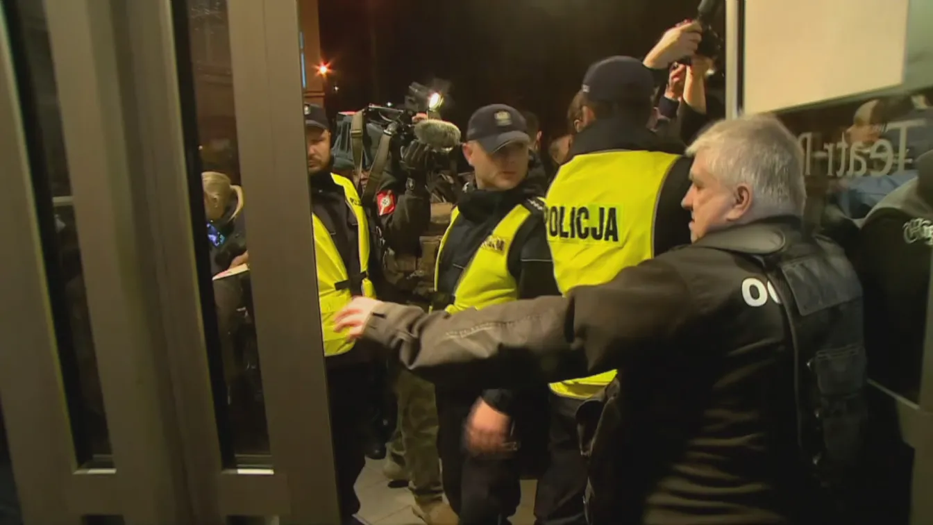 Порноактьори в театрална постановка доведоха до протест в Полша