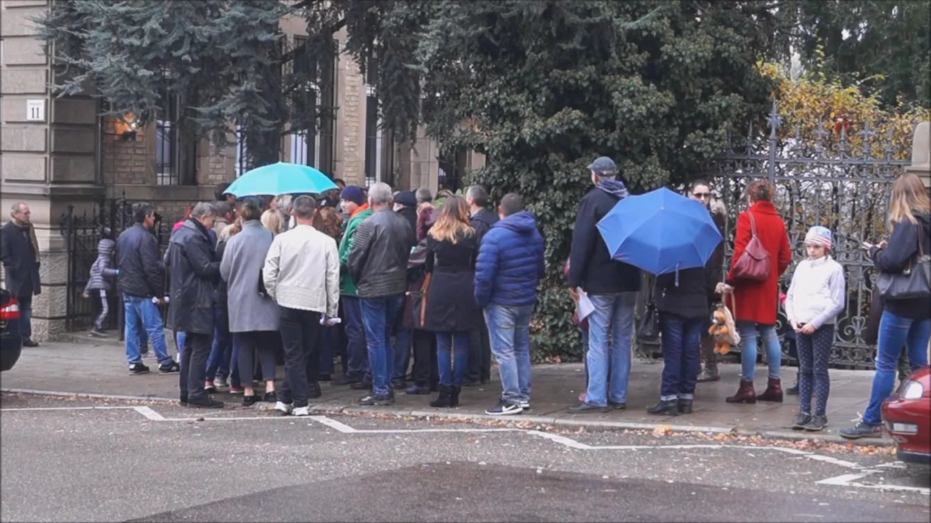 Българи чакат с часове да гласуват в Берлин и Щутгарт