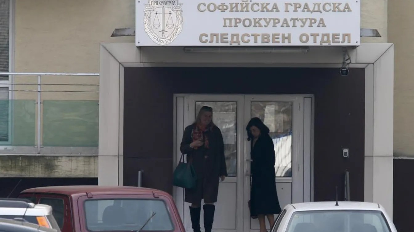 Викат поне 11 министри в оставка на разпит заради турските ваксини 