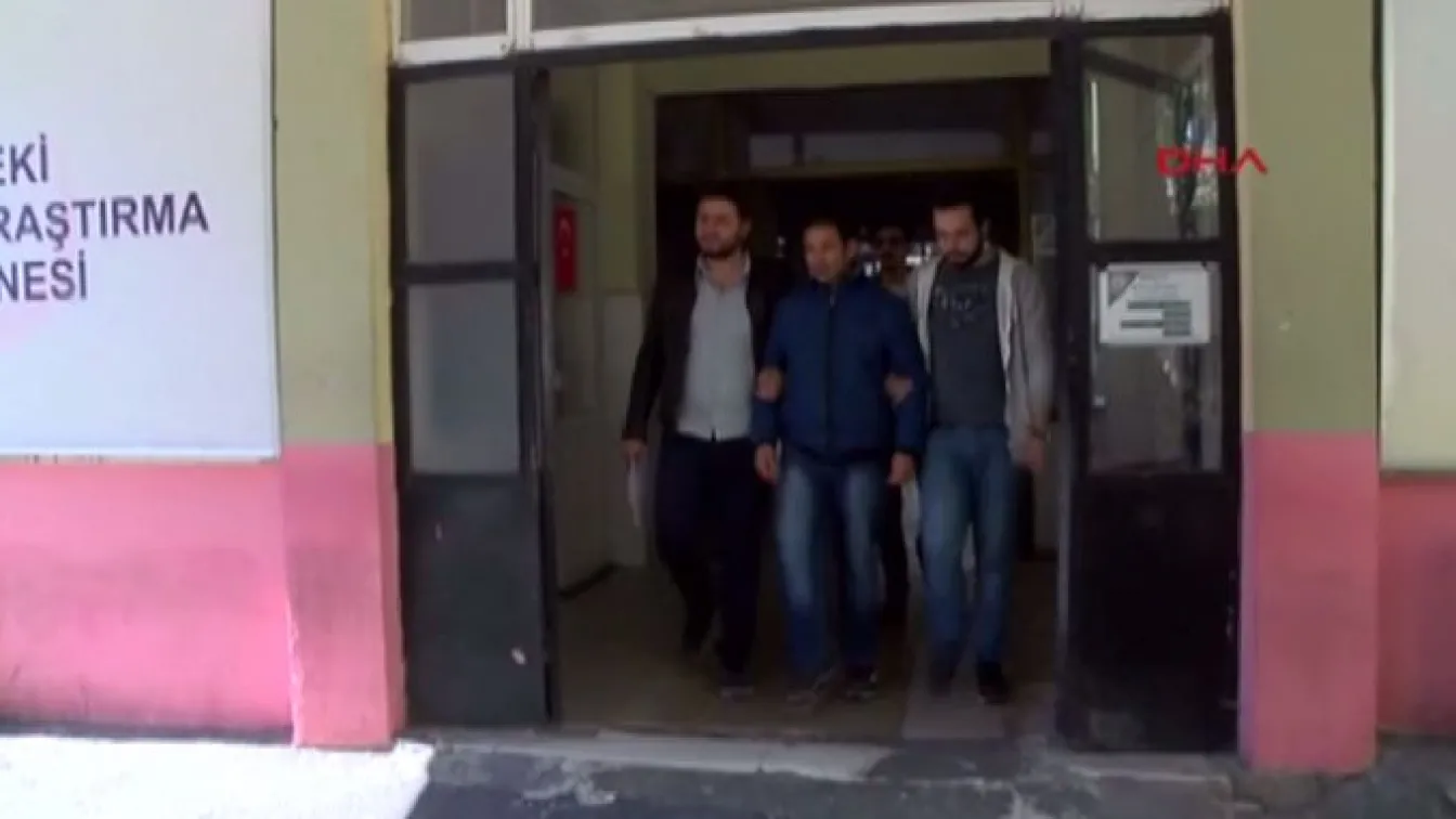 Нови арести в Турция: Задържаха десетки заподозрени във връзки с Гюлен
