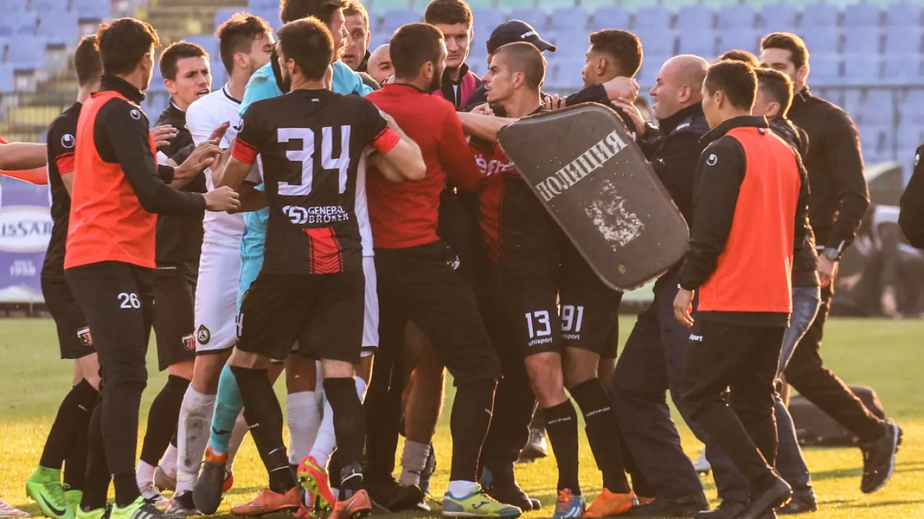Дисциплинарната комисия наказа само футболисти на 