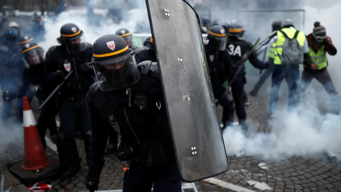 Яхнаха ли политици протеста на „Жълтите жилетки” във Франция