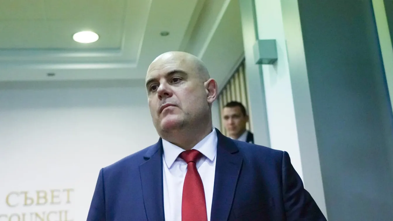 Иван Гешев: Русия пази Цветан Василев в Белград