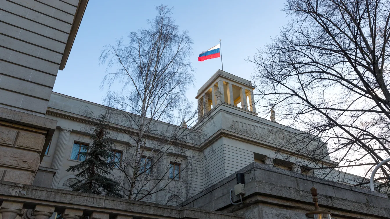 Агент ли е бил мъртвият руски дипломат, намерен пред посолството на Русия в Германия?