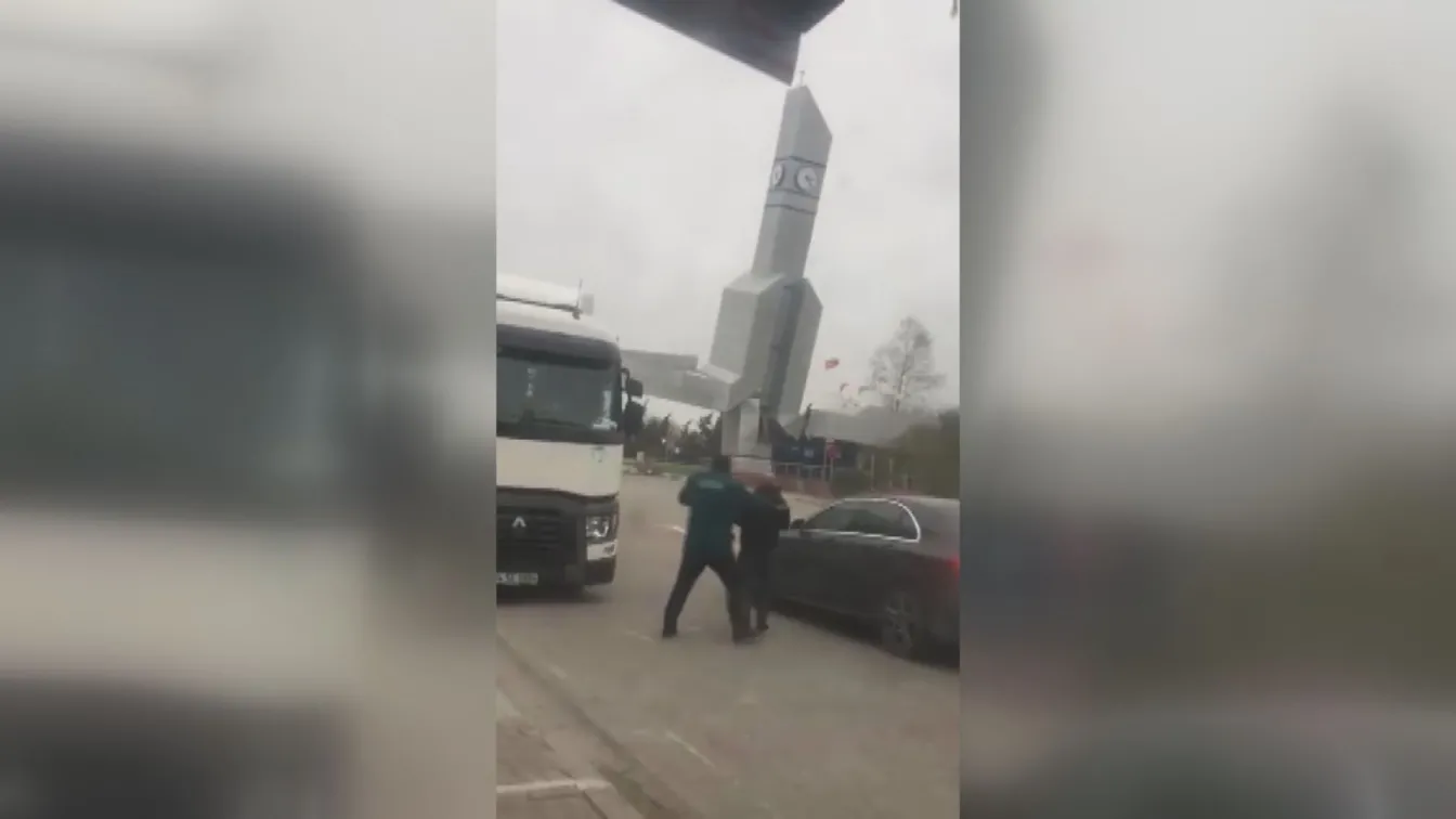 Четирима души загинаха заради бурите и проливните дъждове в Турция