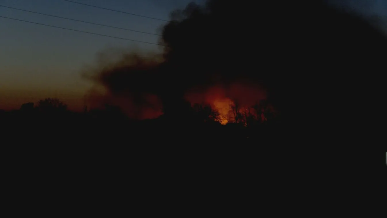 Пожар в двора на завод 