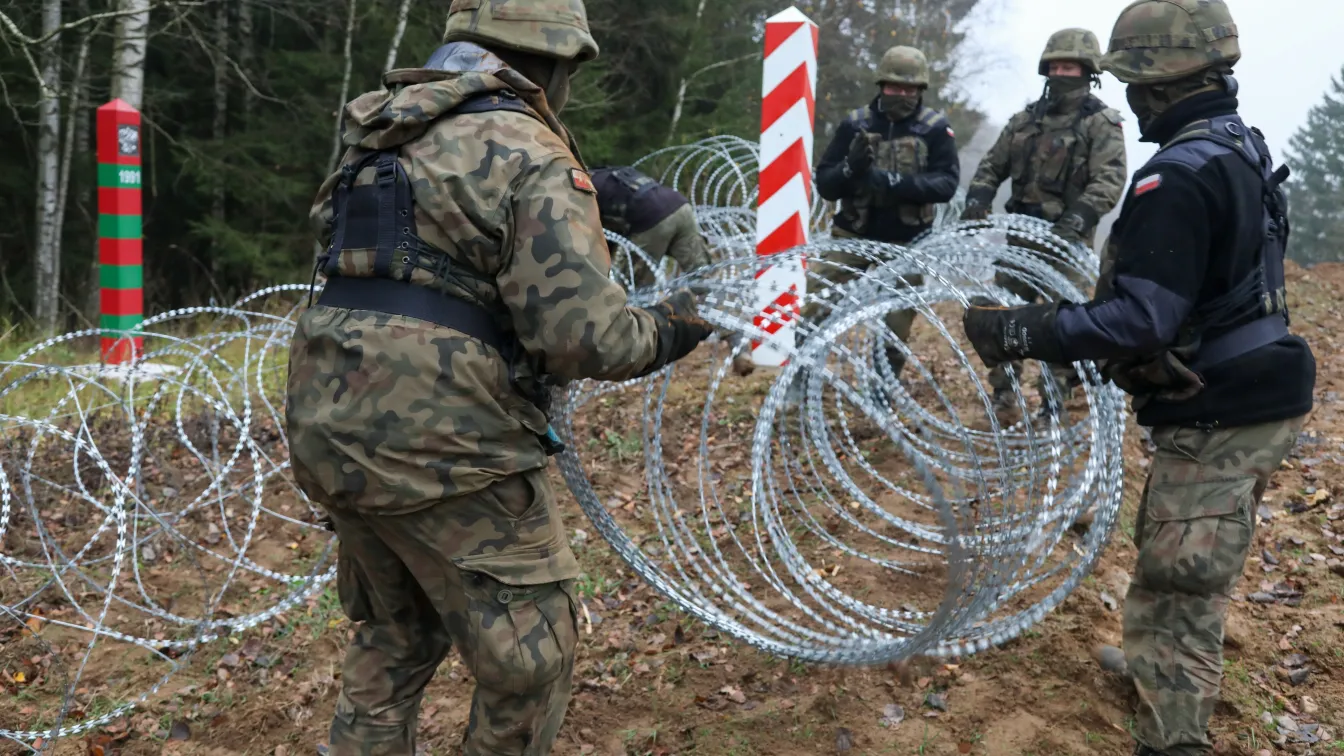 Полша предупреди за увеличен миграционен наплив по границата с Беларус