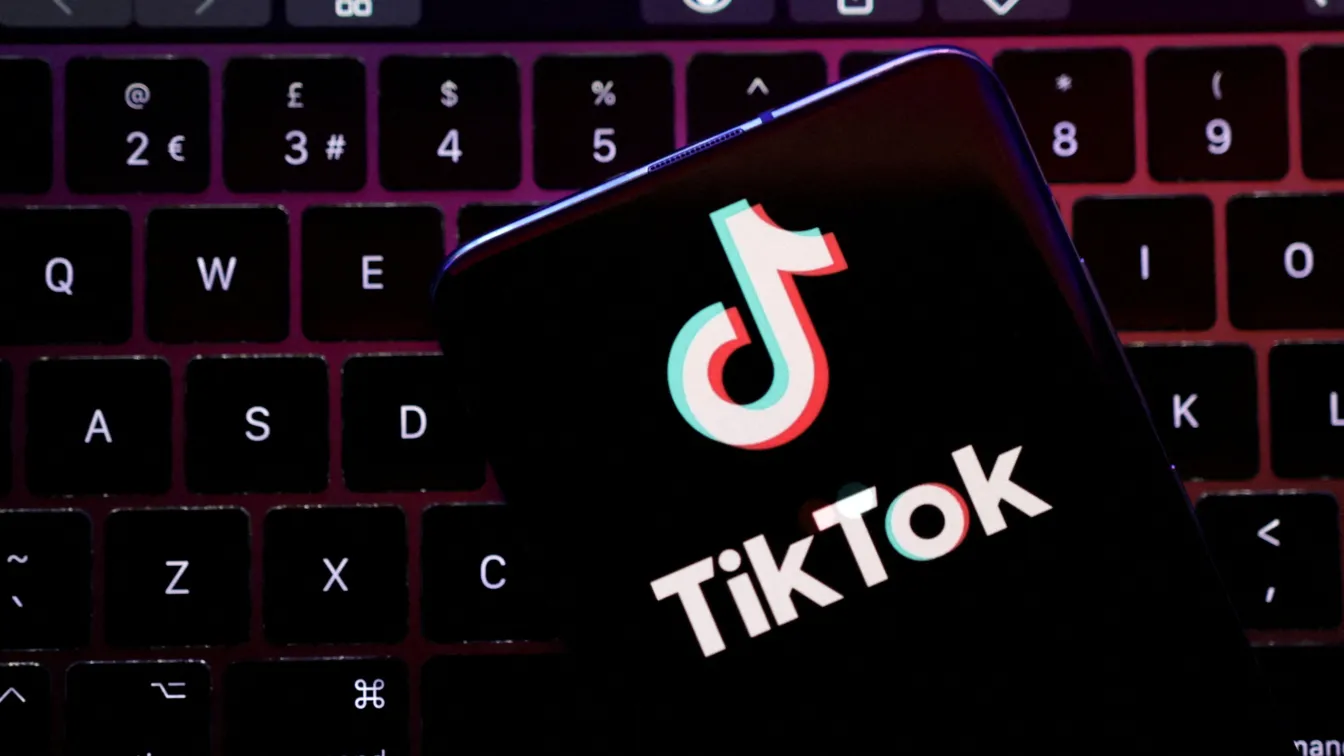 Милиардерът, който искаше да купи TikTok, разследва дали сделката на Тръмп е законна