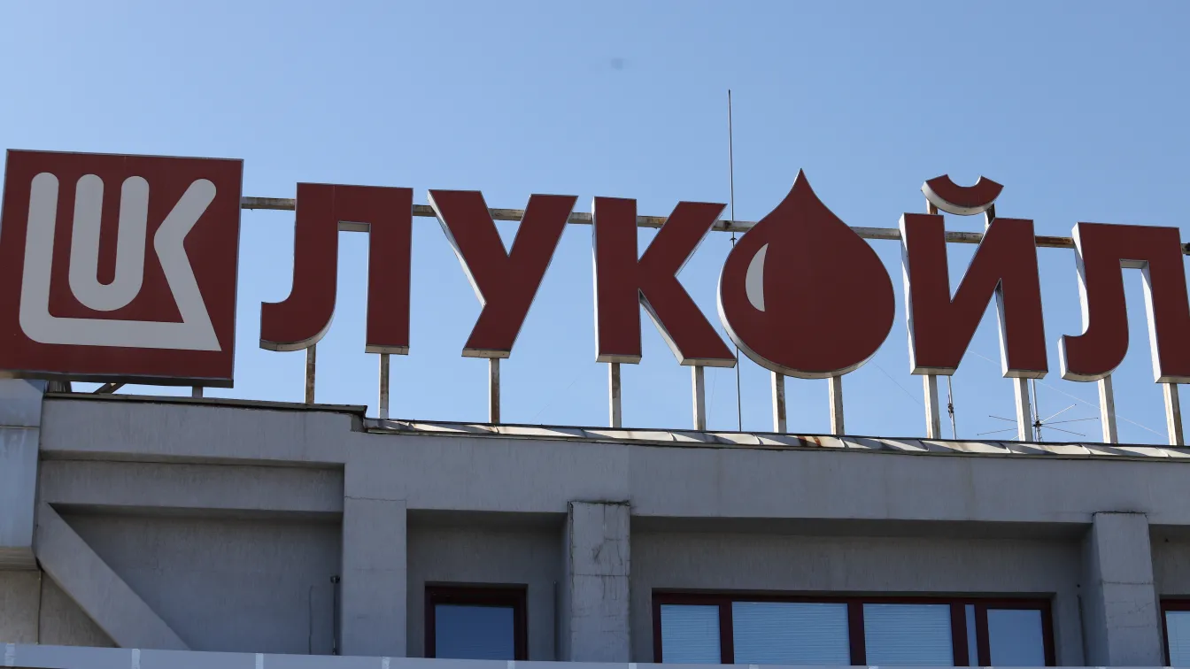 Поддръжник на Байдън купува задграничните активи на 