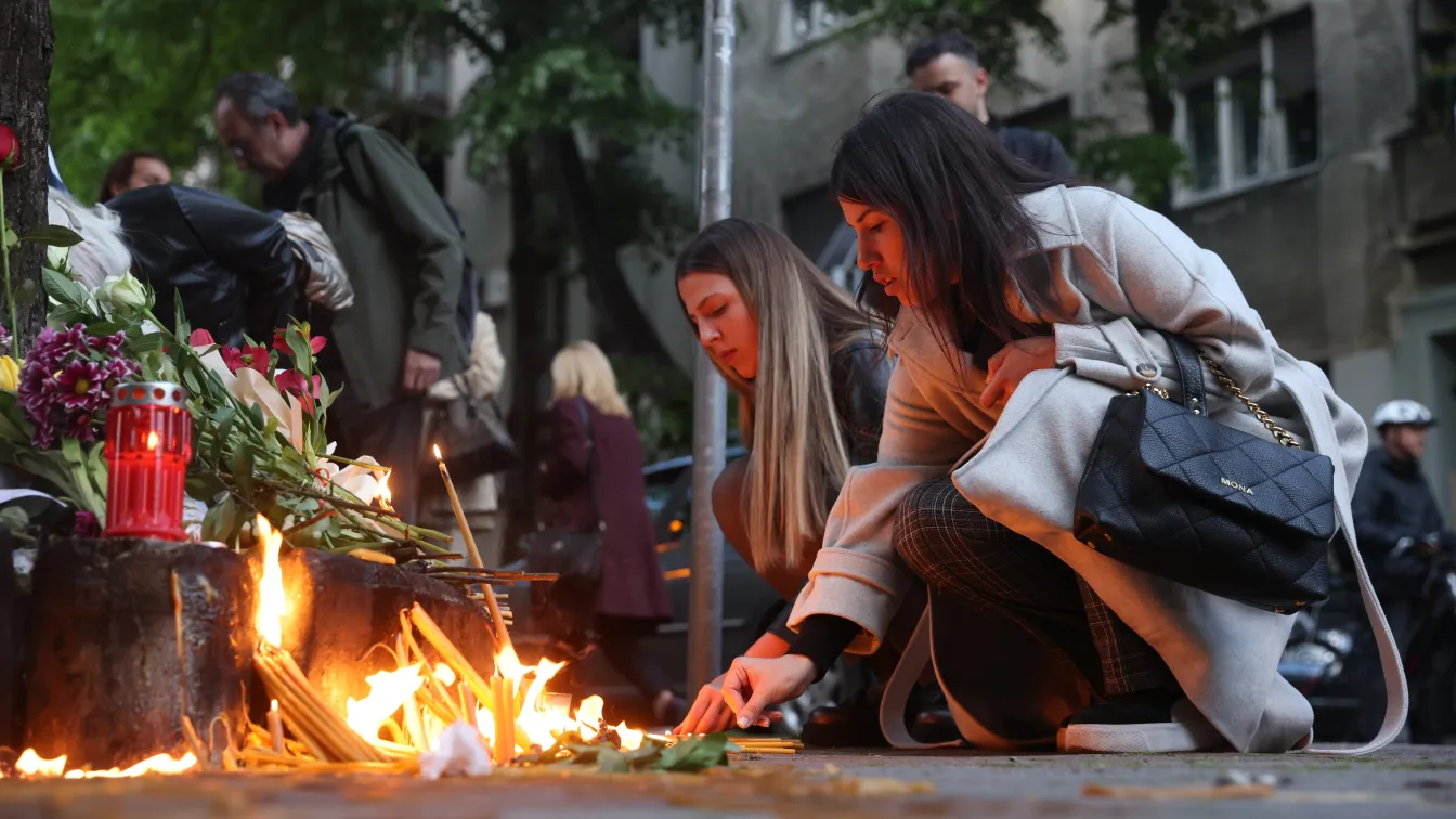 Бащата на детето, убило 9 ученици при масова стрелба, остава в ареста 