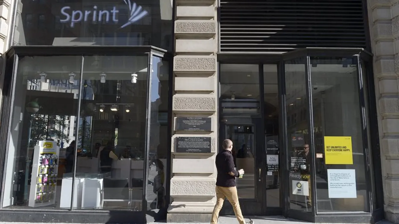 Японска компания купува 70% от американския оператор Sprint
