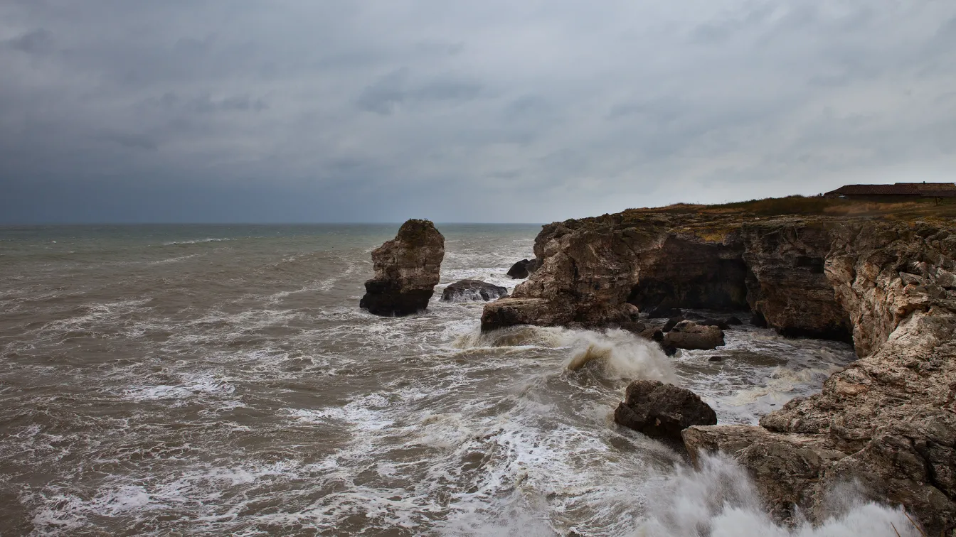 Бурно море