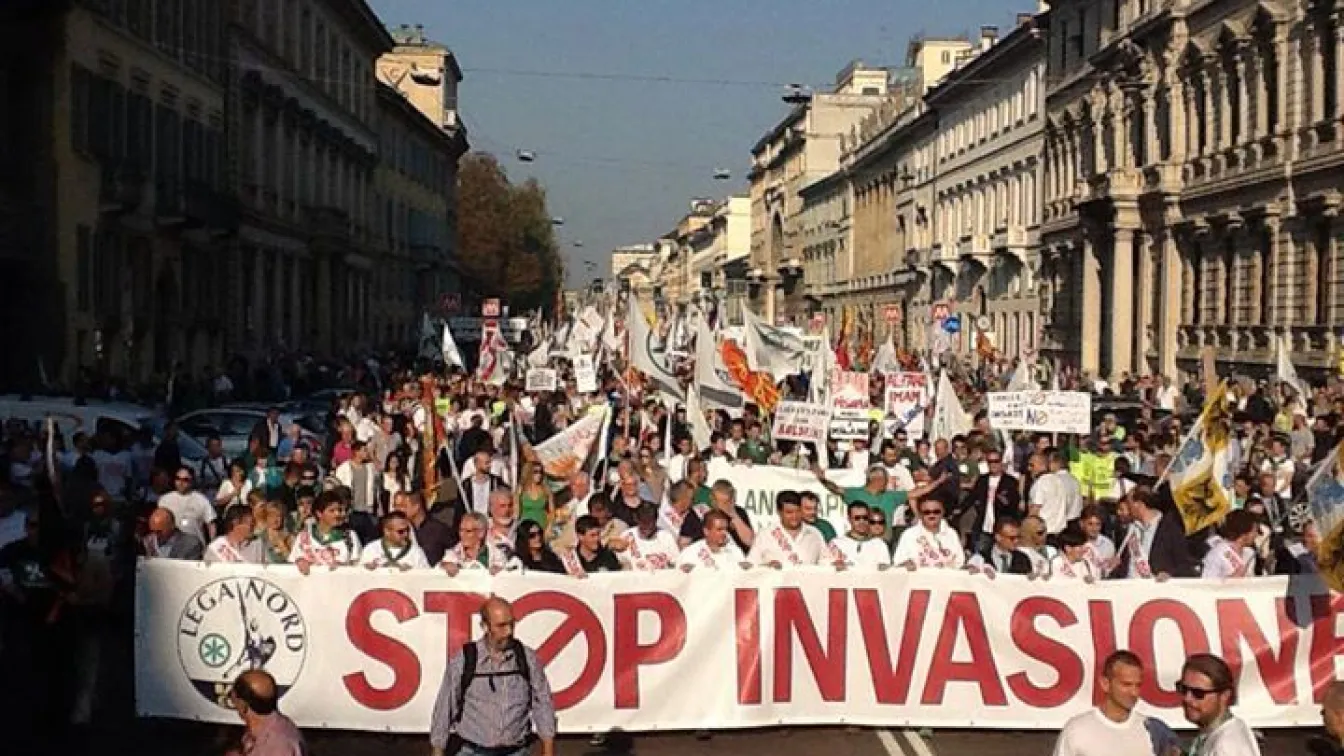 Хиляди италиански радикали протестираха срещу спасяването на мигранти в морето (СНИМКИ)