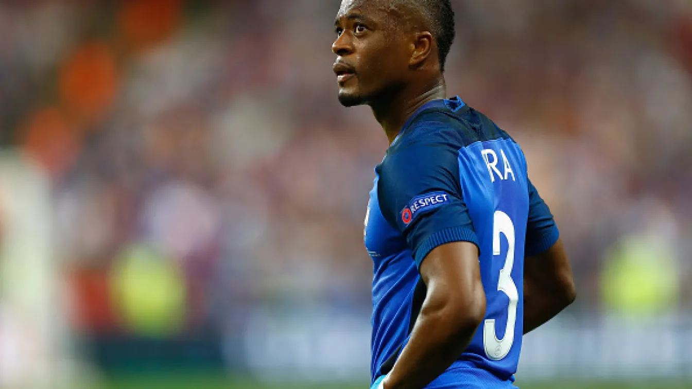 Патрис Евра – от кльощаво момченце до мускулест шампион (ВИДЕО)
