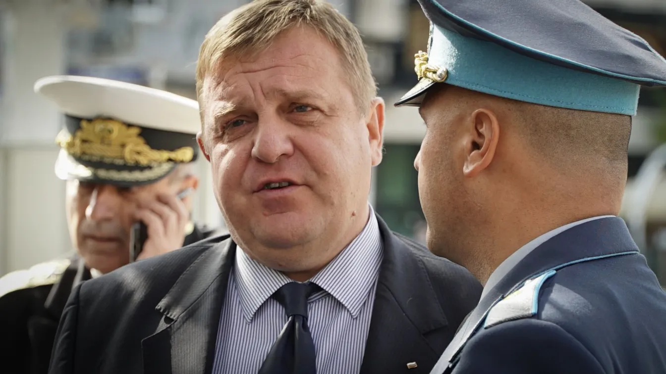 Каракачанов: Не трябва да допускаме това, в което се превърнаха Гърция и Италия 