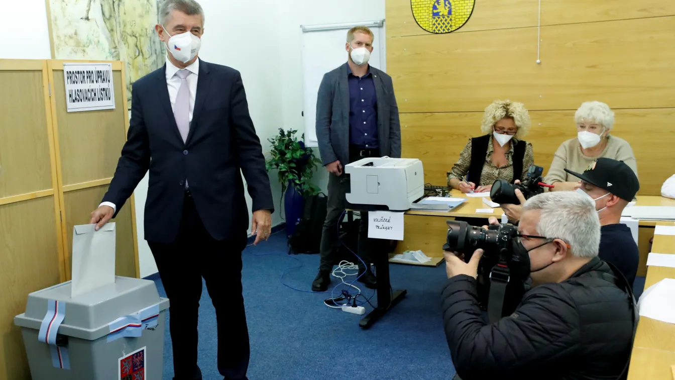 Чехия гласува: Социологическите проучвания дават преднина за партията на Бабиш