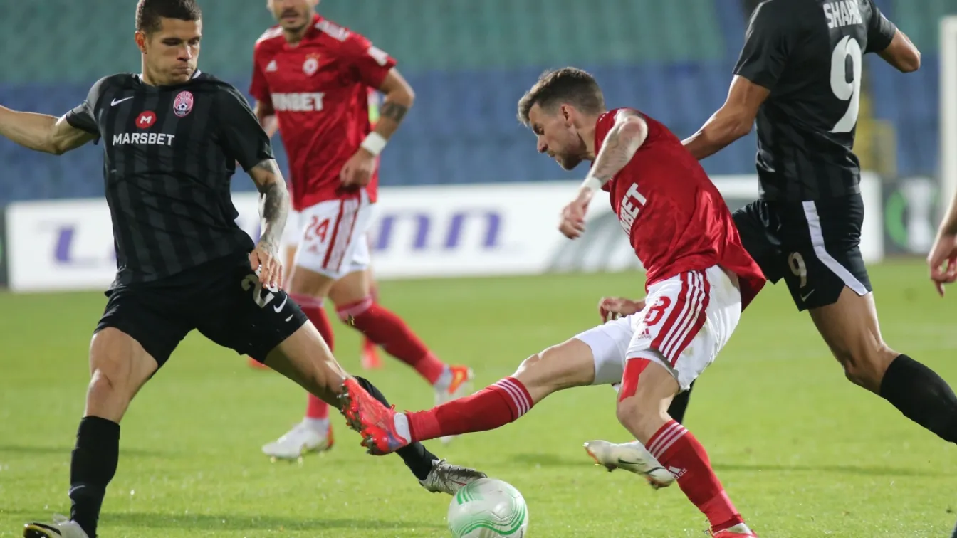 ЦСКА направи куп пропуски и бе наказан от 