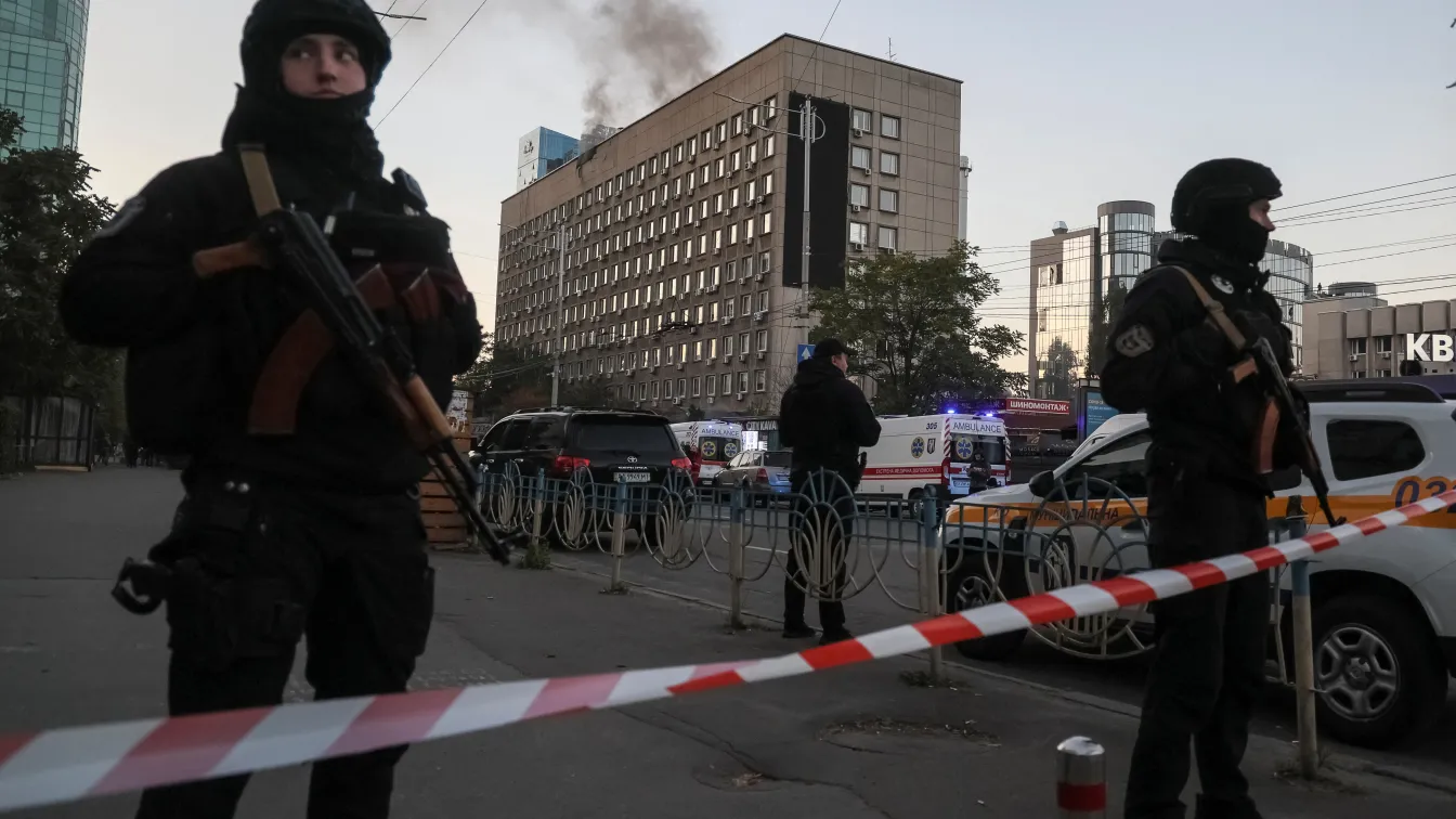 Русия с нова въздушна атака срещу Киев: Има 18 ранени
