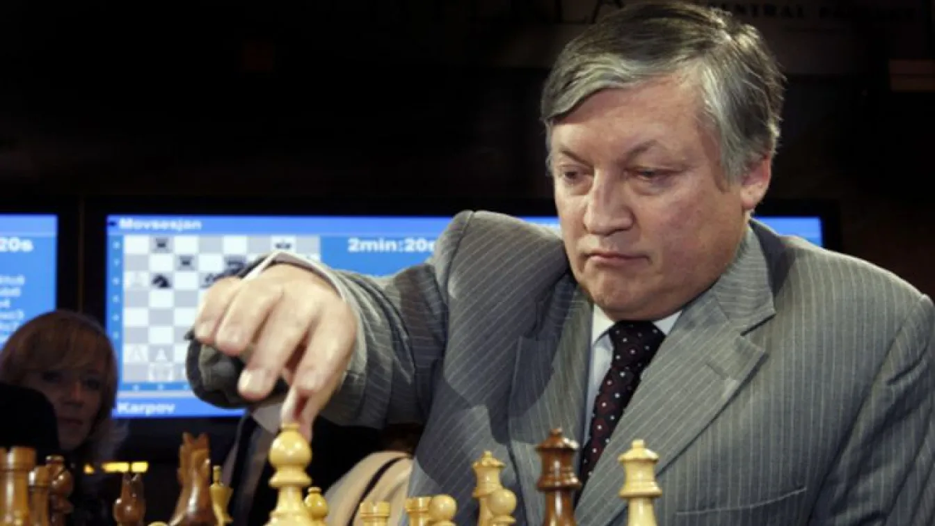 Анатолий Карпов в кома заради алкохолизъм?