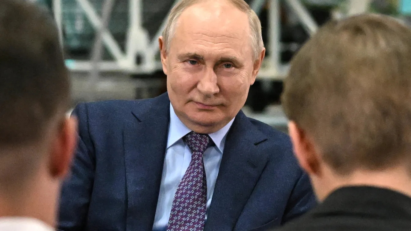 Путин пристига в Близкия изток, за да разговаря за петрола със саудитския престолонаследник