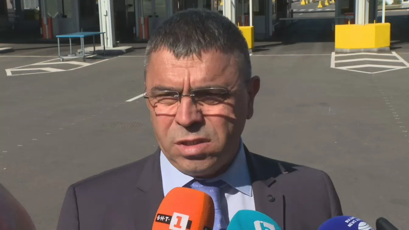 Атанас Илков: Четирима са задържани по случая с театъра в Разград