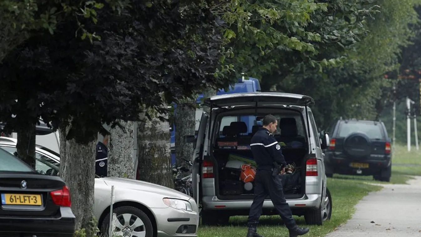 Мъж се самоуби пред десетки деца в начално училище в Париж