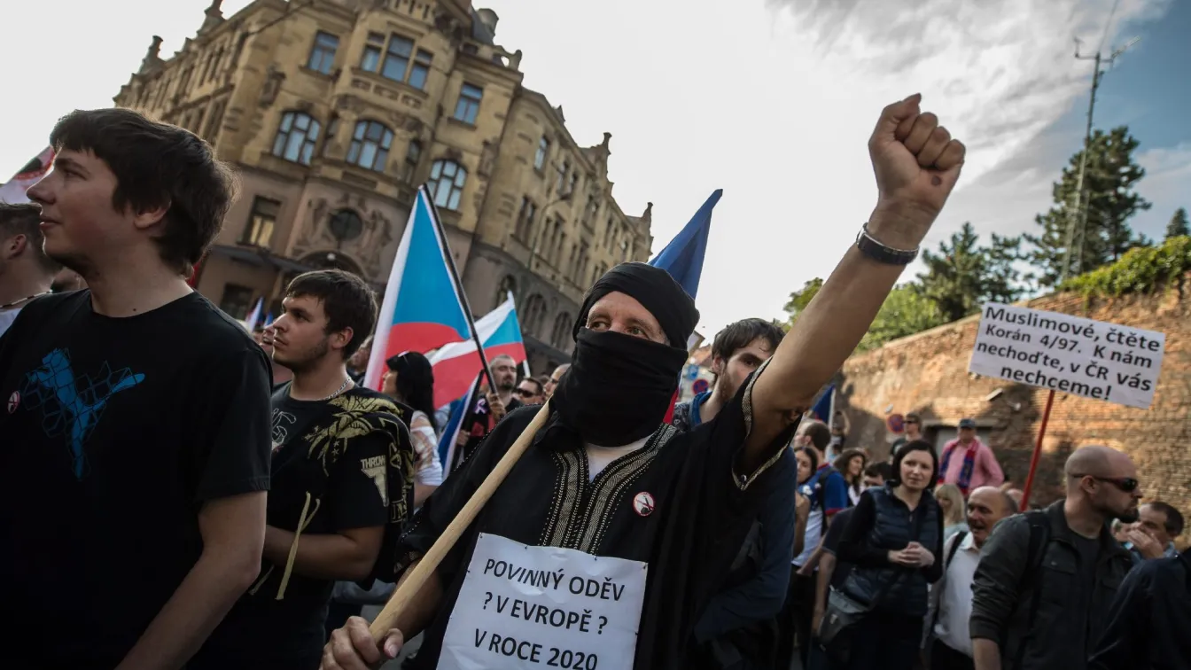 Мощни антиислямски протести в Полша, Чехия и Словакия (СНИМКИ)