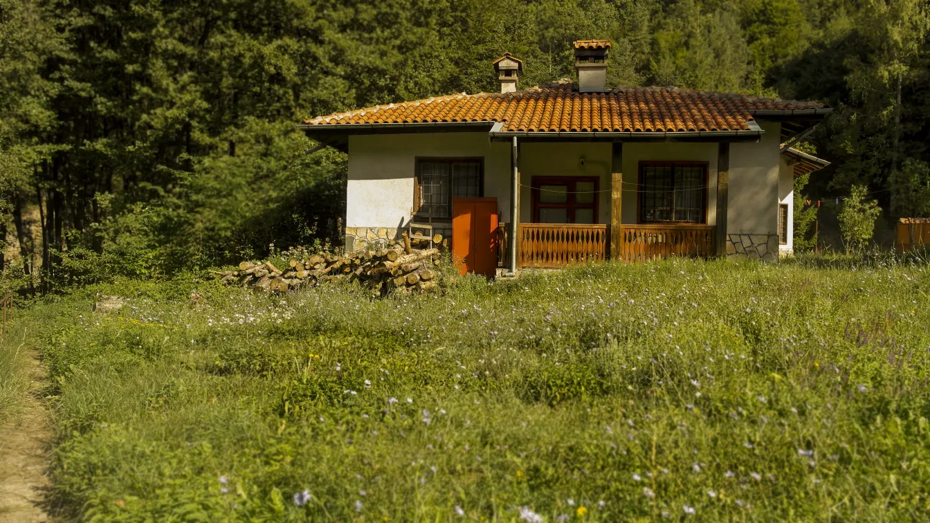Къщурка в гората 