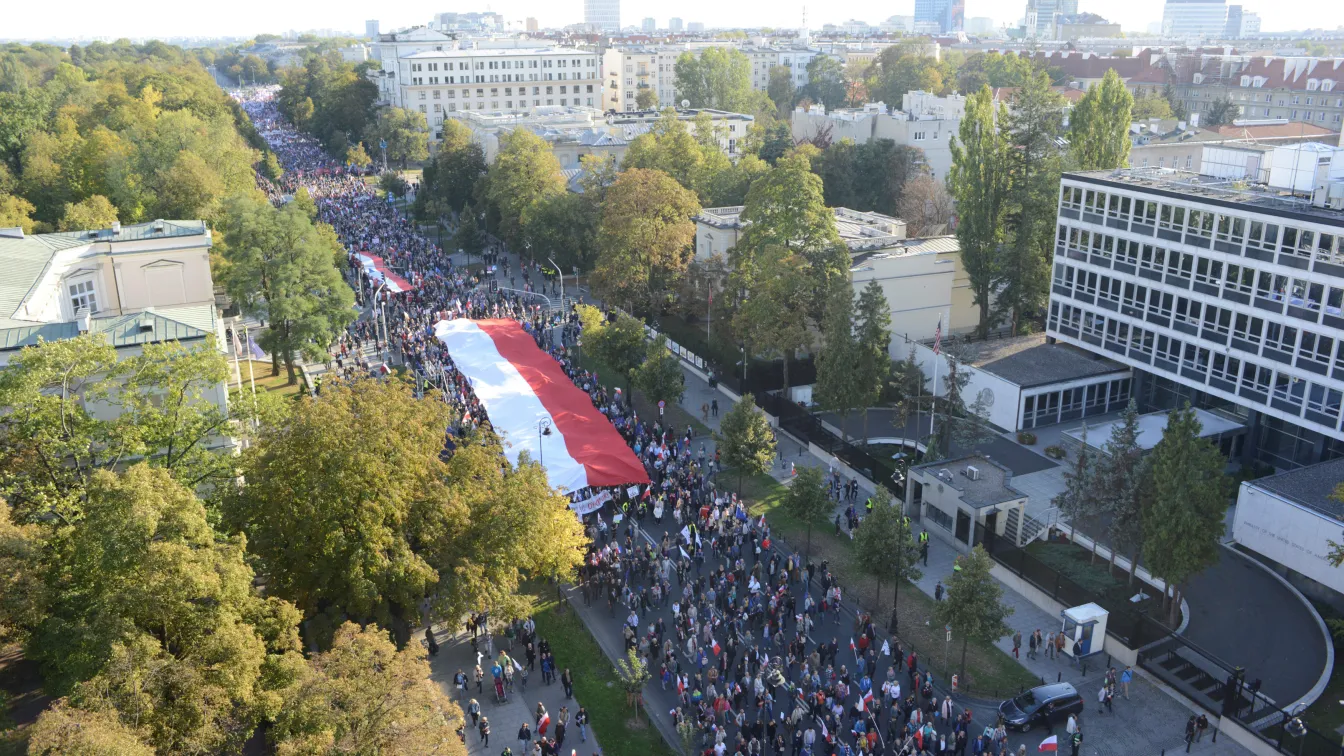 Хиляди поляци протестираха срещу правителството 