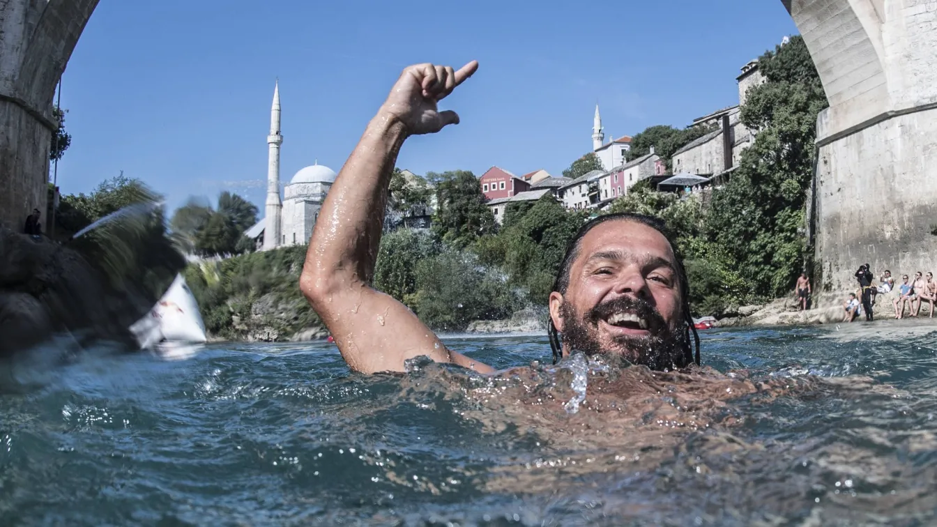 Български гмуркач сред най-добрите 10 в световните серии Red Bull Cliff Diving (ВИДЕО)