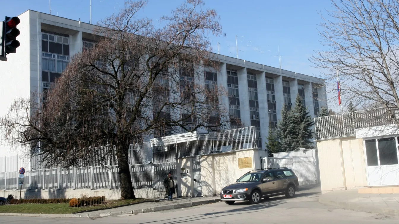 Руското посолство у нас в задочен спор с американското заради корупцията