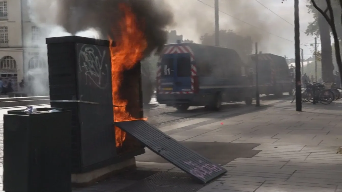 Сблъсъци между анархисти и полицаи на протест на 
