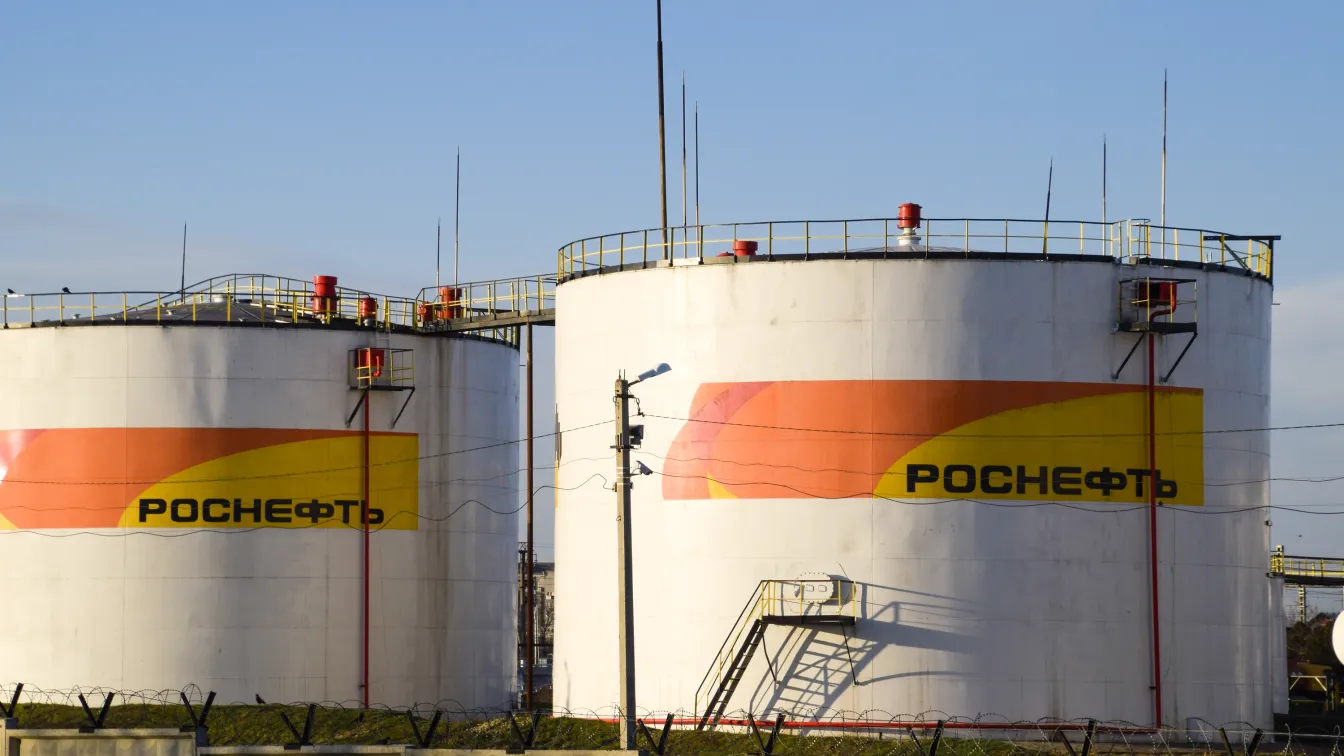 Германия поема контрола върху „Роснефт Германия“