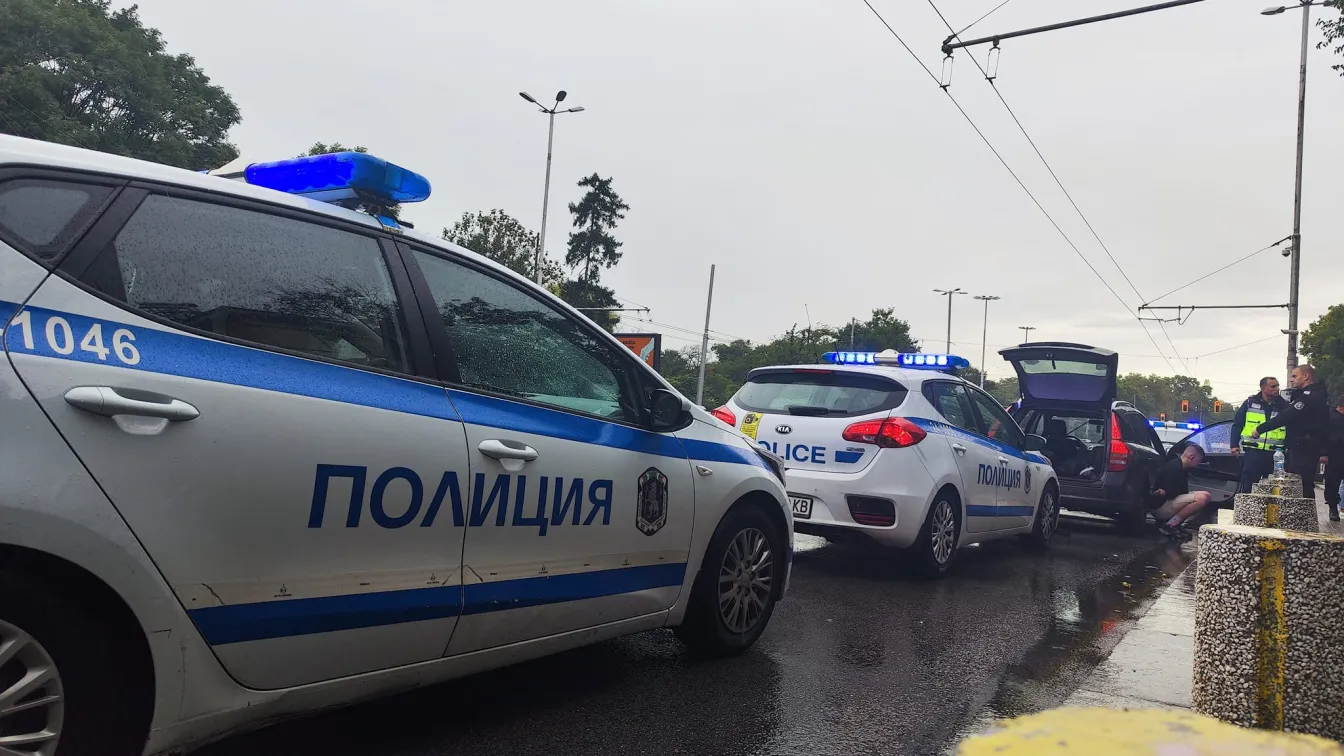 Заловиха 26 нелегални мигранти в София 