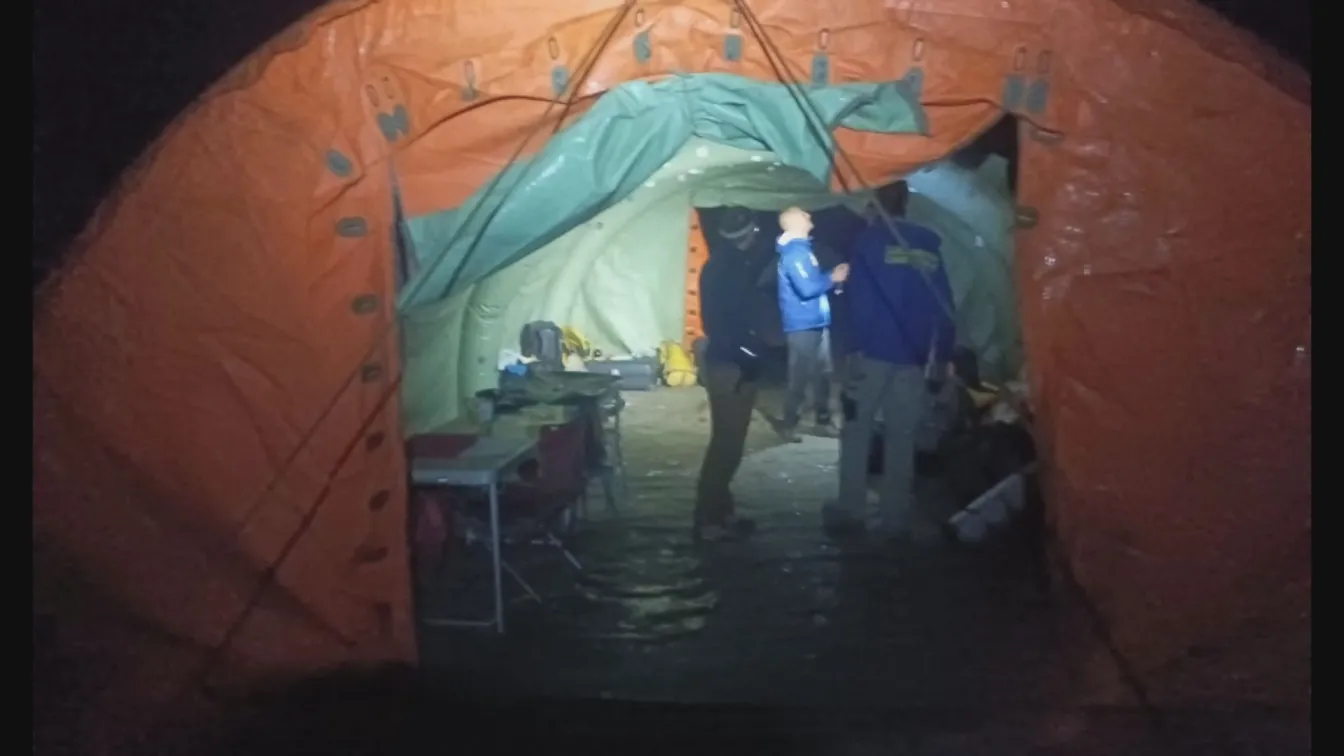 Наши спасители ще вадят човек от пещерата Морджа в Турция