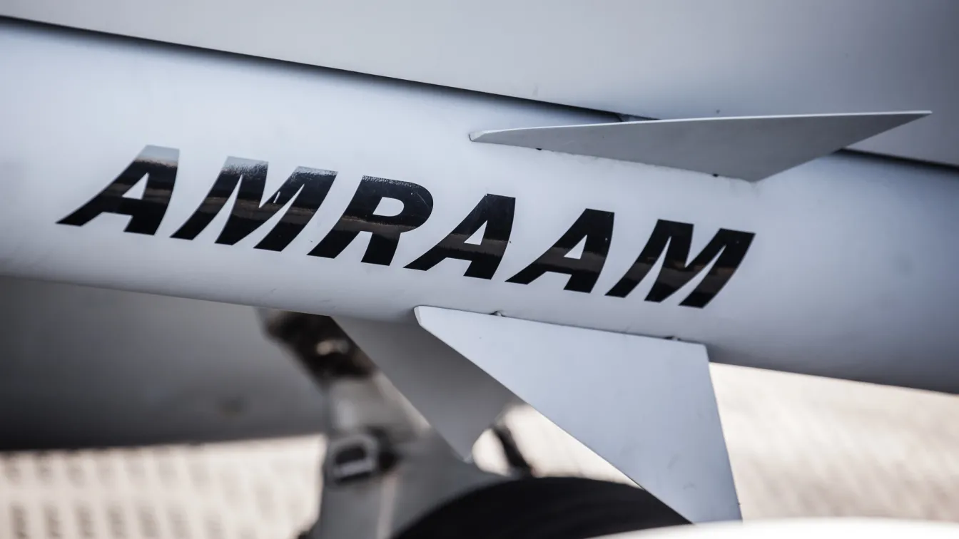 САЩ започват производство на ракети AMRAAM за България
