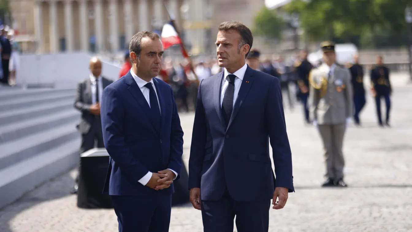 Рейтингът на Макрон намалява за сметка на растящото одобрение за Льокорню