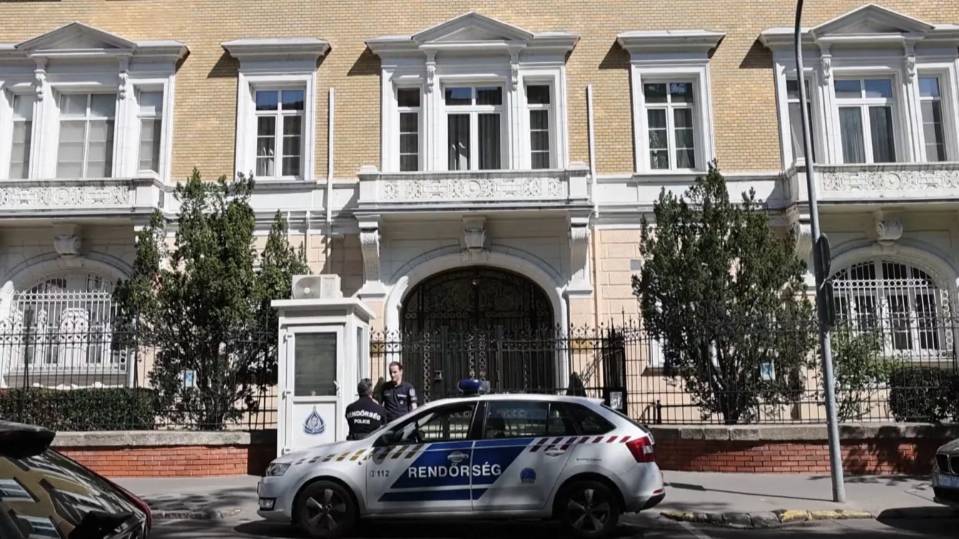Унгария гони руски дипломати заради 