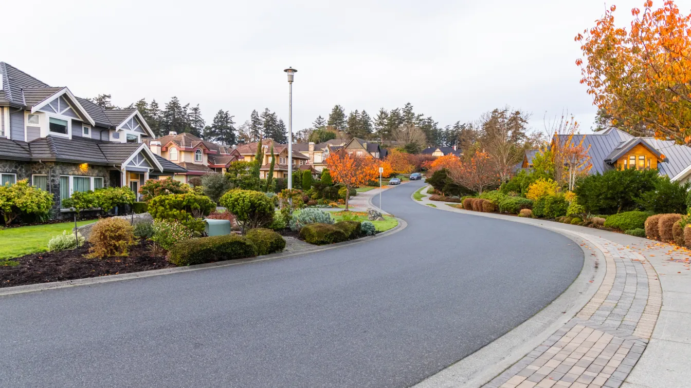 Улици, които минават през две държави: Ето къде се намират