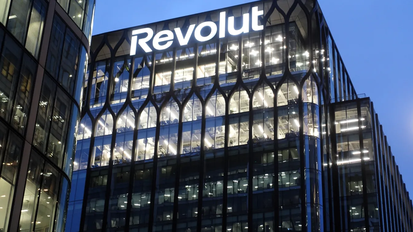 Експерт по киберсигурност: Казусът с Revolut е опасен. Банката се е доверила на хакнат общински имейл