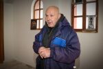 „Искам да останат за бъдещето, да не се загуби вярата“: Скулптор 25 години строи параклиси в Родопите