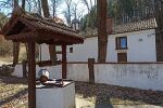 Неизвестни влязоха в Батановския манастир и разбиха касата за дарения