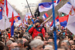 Напрежение в Нови Сад: Полицията бие с палки протестиращите студенти