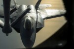 САЩ за първи път разположиха в Европа многоцелеви изтребители F-22 Raptor