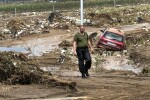 Български пожарникари помагат след бедствието в Скопие