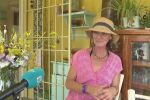 Да започнеш нов живот в България: Историята на белгийка, намерила своя остров в село Остров