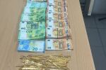 Турчин опита да пренесе през границата злато и валута, скрил ги в чорапите и дрехите си (СНИМКА)
