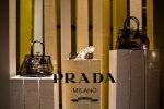 Prada ще пусне нова линия сандали за 930 долара, които са произведени в Индия