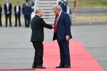 Студ, лед и психология: Какво можем да научим за общуването от срещата на Тръмп и Путин (ВИДЕО)
